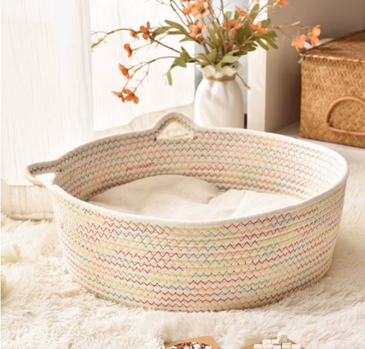 panier pour chat blanc et couleurs zig zag